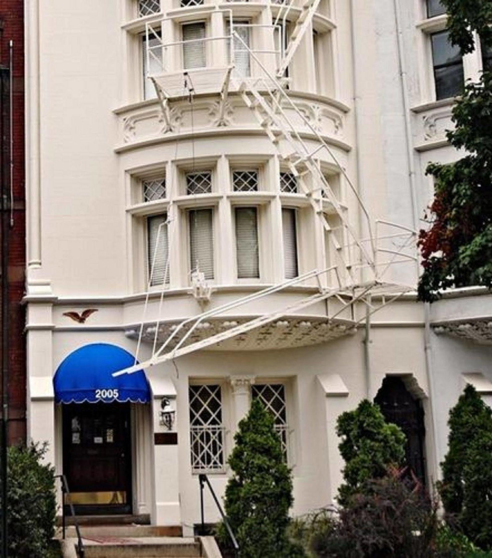 American Guest House, A Dc 2*