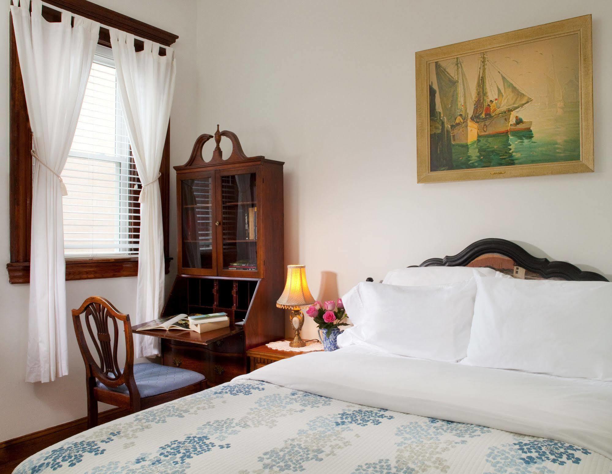 American Guest House, A Dc Washington