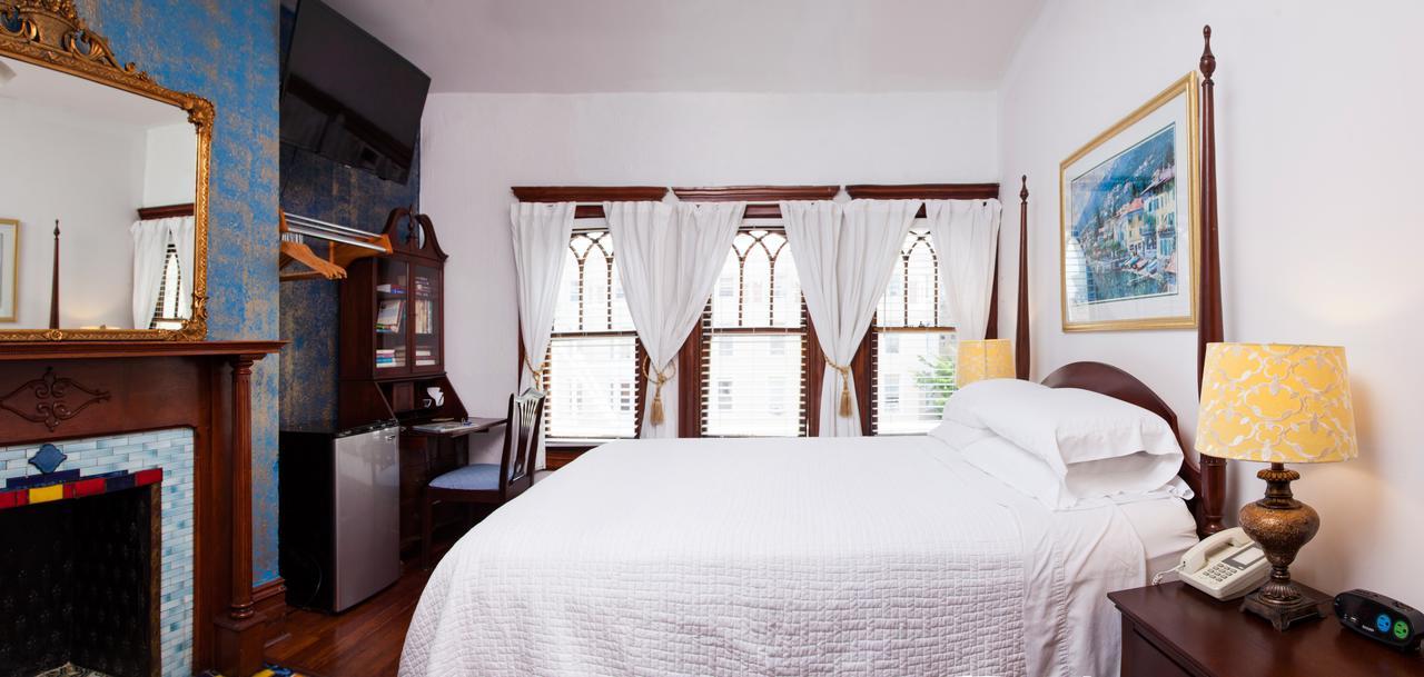 American Guest House, A Dc 2*