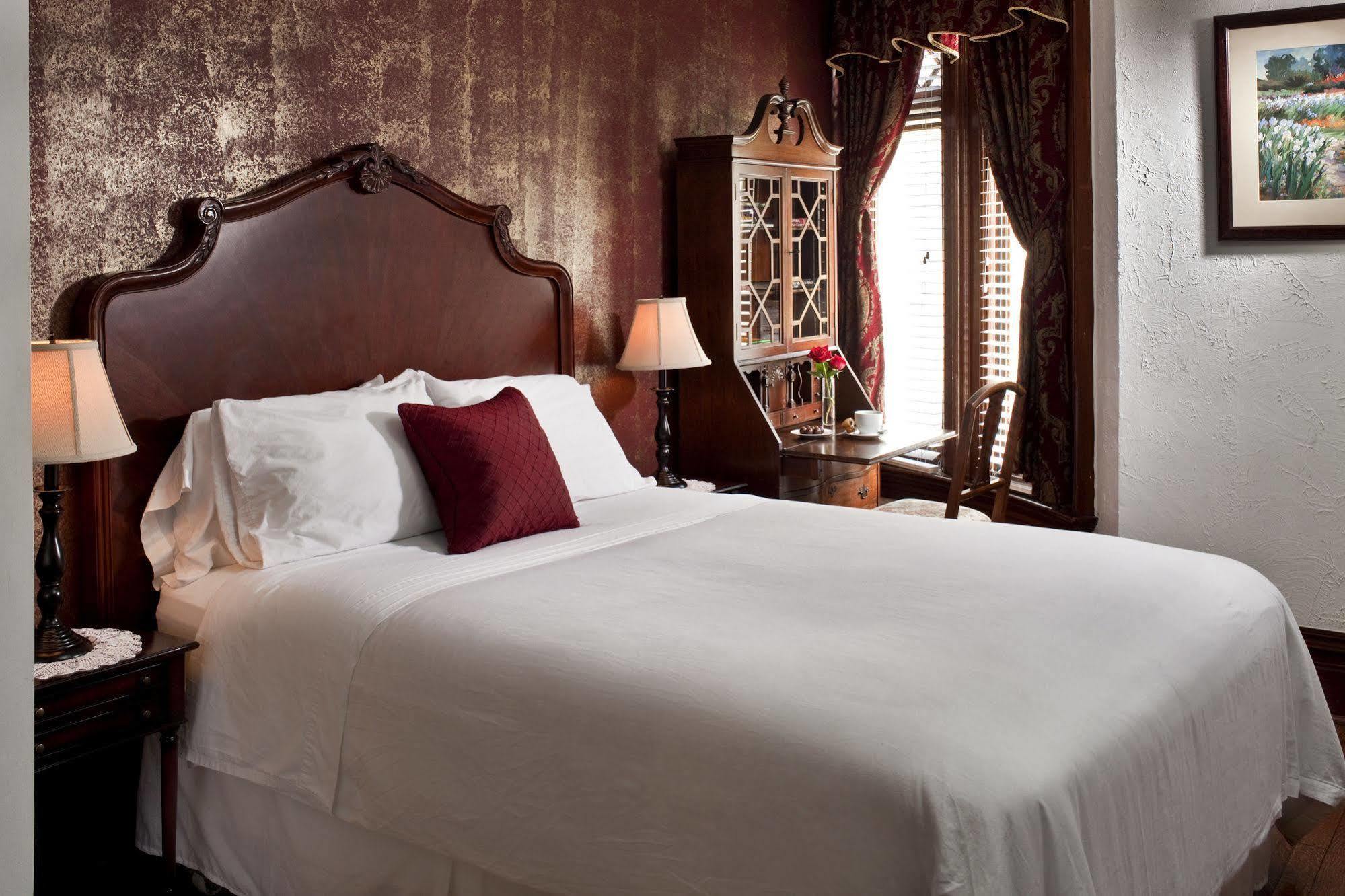 American Guest House, A Dc Washington